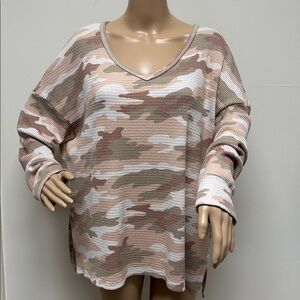 American Eagle Long Sleeve Oversized Peach/Nude Camo Waffle V Neck Top size XL